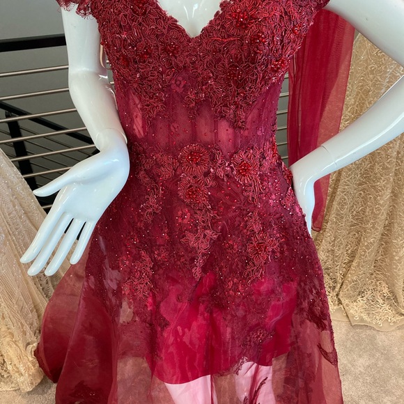 New elegant dress/gown - Picture 8 of 17